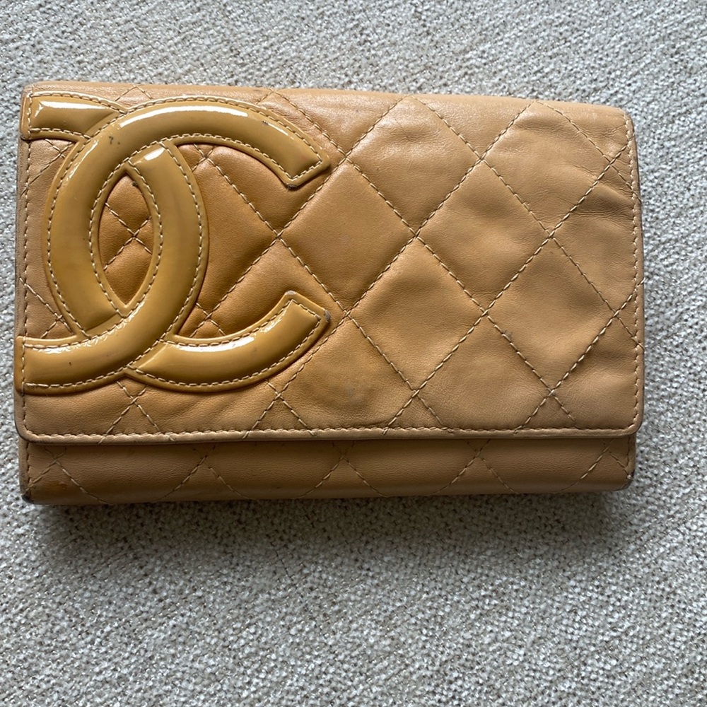 Authentic chanel cambon wallet-gently used. detail inside-in perfect condition